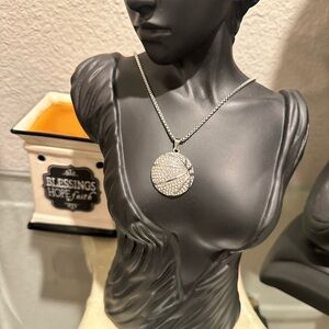 Elegant Silver Pendant Necklace